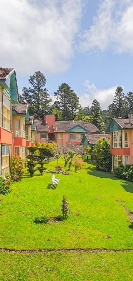 Duplex Floresta Negra - Sua Base Perfeita Em Gramado! Otima Localizacao Lagonegro 500M - 02 Quartos E 02 Banheiros Para Familia Em Condominio Fechad0, Cozinha Completa Com Garagem E Portaria 24H 외부 사진