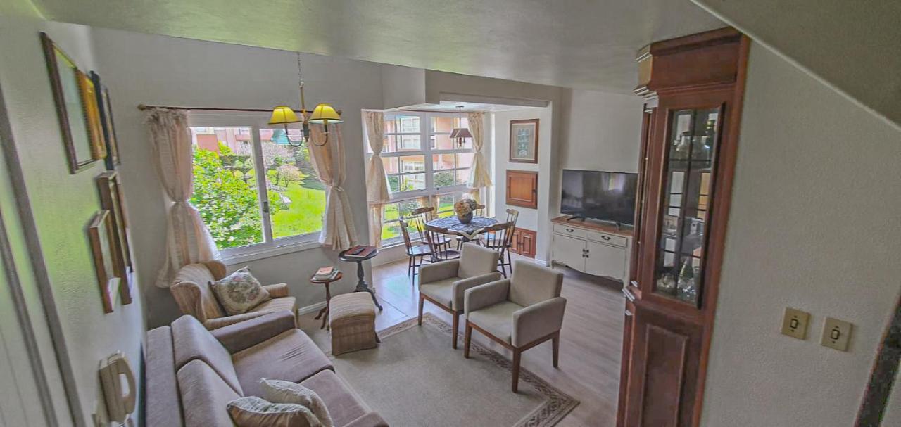 Duplex Floresta Negra - Sua Base Perfeita Em Gramado! Otima Localizacao Lagonegro 500M - 02 Quartos E 02 Banheiros Para Familia Em Condominio Fechad0, Cozinha Completa Com Garagem E Portaria 24H 외부 사진