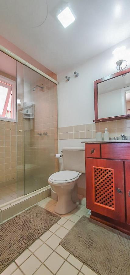 Duplex Floresta Negra - Sua Base Perfeita Em Gramado! Otima Localizacao Lagonegro 500M - 02 Quartos E 02 Banheiros Para Familia Em Condominio Fechad0, Cozinha Completa Com Garagem E Portaria 24H 외부 사진