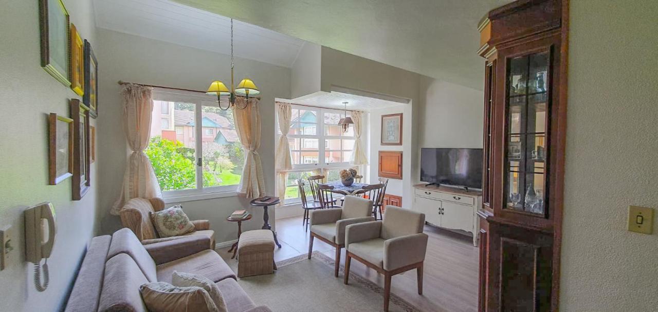 Duplex Floresta Negra - Sua Base Perfeita Em Gramado! Otima Localizacao Lagonegro 500M - 02 Quartos E 02 Banheiros Para Familia Em Condominio Fechad0, Cozinha Completa Com Garagem E Portaria 24H 외부 사진