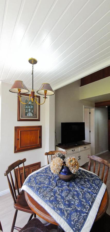 Duplex Floresta Negra - Sua Base Perfeita Em Gramado! Otima Localizacao Lagonegro 500M - 02 Quartos E 02 Banheiros Para Familia Em Condominio Fechad0, Cozinha Completa Com Garagem E Portaria 24H 외부 사진